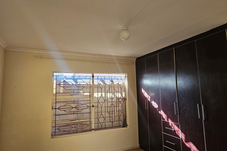 To Let 3 Bedroom Property for Rent in Tlhabane West North West